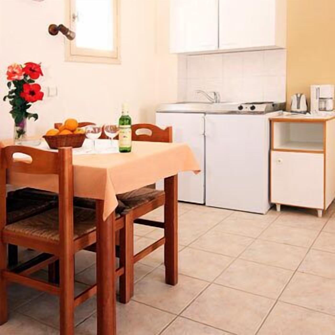Uzenie All Suites Boutique Resort (Adults Only) Adelianos Kampos Extérieur photo